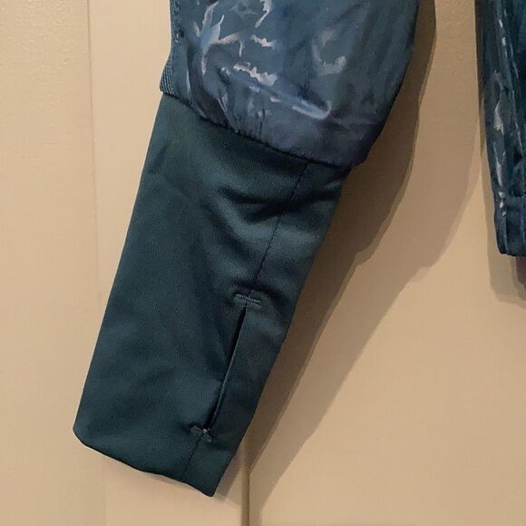 ZYIA Activewear Jade Green Animal Print Bomber Jacket Size XXS - Picture 4 of 9